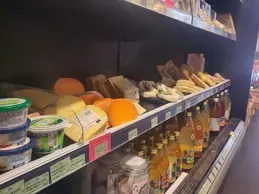 451-biocoop-les-arcades-saint-etienne-magasin-bio-fromage-frais-libre-service.webp